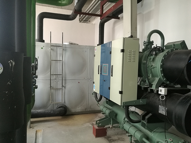 飲料廠用冷水機組