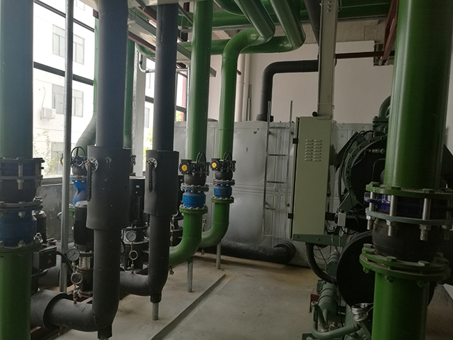 飲料廠用冷水機組