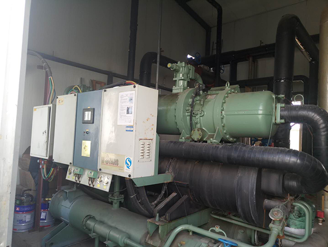 工業(yè)冷水機組