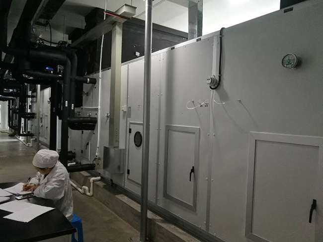 藥廠用風(fēng)冷模塊及組合式空調(diào)機(jī)組