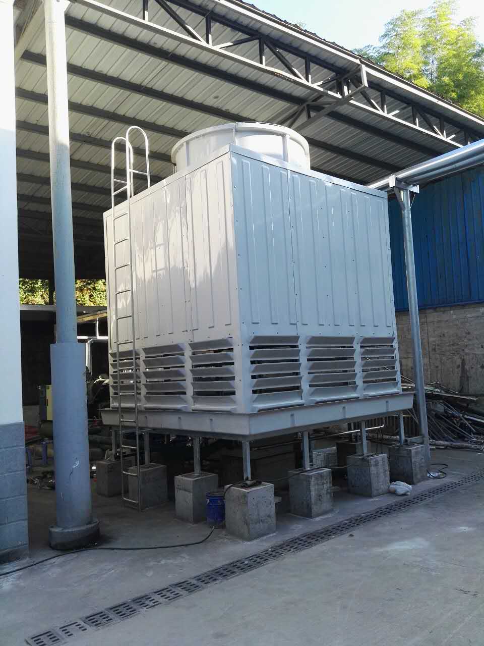 低溫制冷機(jī)組冷卻塔