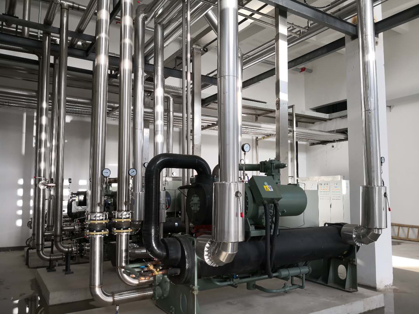 全柴動力冷水機組系統(tǒng)實景展示